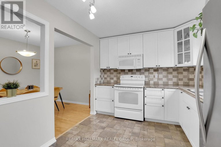 29673890/34-55-bering-court/katimavik/ottawa/ontario/K2L2B8_9