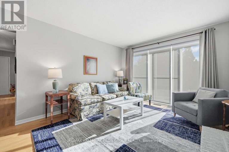 29075006/1066-taffy-lane/convent-glen-north/ottawa/ontario/K1C1Y5_12