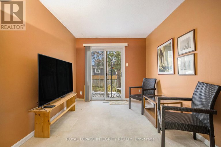 29122142/9-shouldice-crescent/glencairnhazeldean/ottawa/ontario/K2L1M8_12