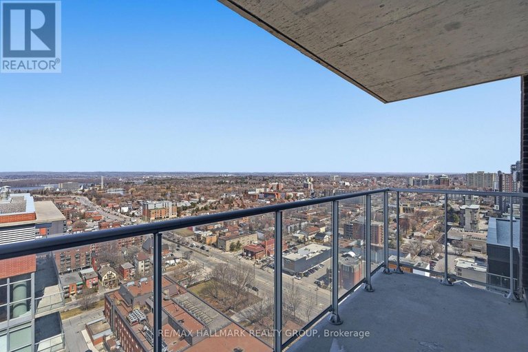 29589387/2406-180-george-street/lower-townbyward-market/ottawa/ontario/K1N0G8_22