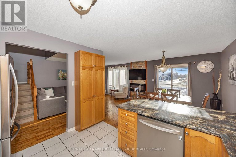 29430076/3317-elie-street/town-of-rockland/clarence-rockland/ontario/K4K1S1_8