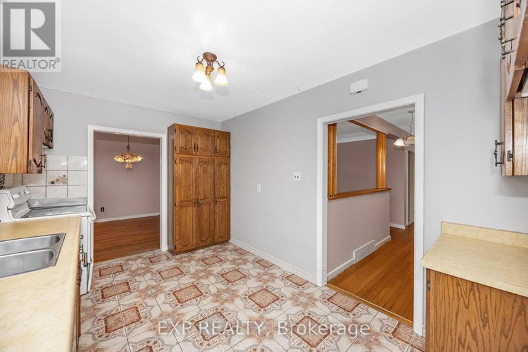 29071775/2393-sheldon-avenue/queensway-terrace-southridgeview/ottawa/ontario/K2C1K4_14