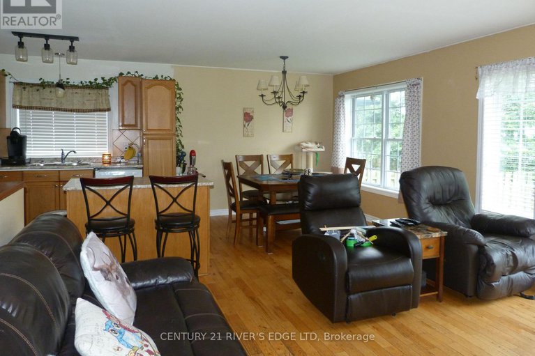 28033034/40-lori-lane/chesterville/north-dundas/ontario/K0C2H0_9