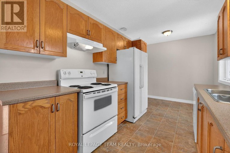 29598336/280-therese-avenue/town-of-rockland/clarence-rockland/ontario/K4K1G9_11