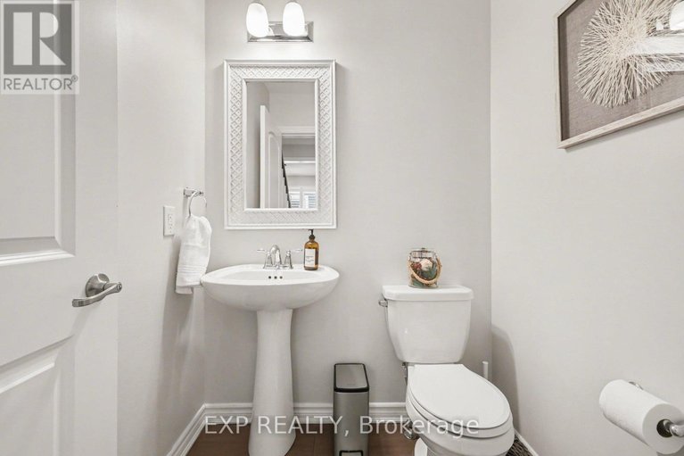 29597268/73-bristling-crescent/half-moon-bay/ottawa/ontario/K2J6C2_19