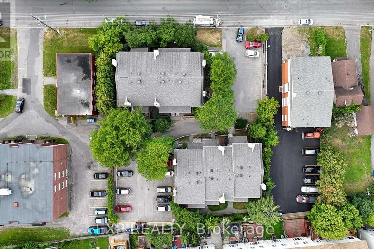 28815922/1-268-presland-road/overbrookcastle-heights/ottawa/ontario/K1K2B8_26