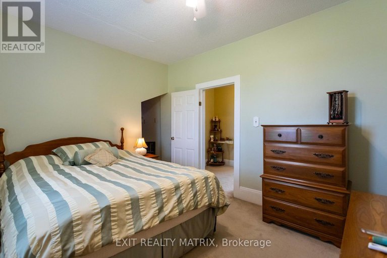 28874939/1467-wade-road/russell-twp/russell/ontario/K4R1E5_25