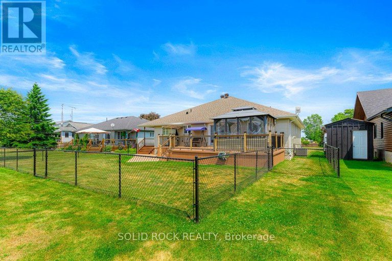28671866/9-grove-street/iroquois/south-dundas/ontario/K0E1K0_3