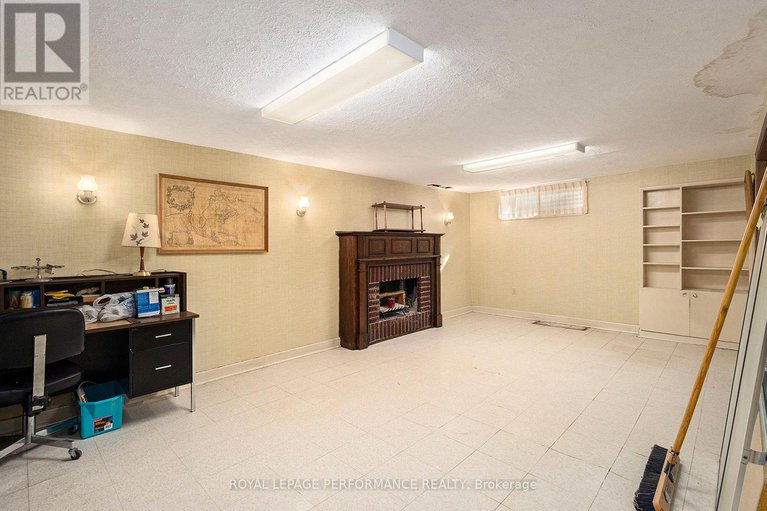 28960465/1842-playfair-drive/playfair-park/ottawa/ontario/K1H5S1_27