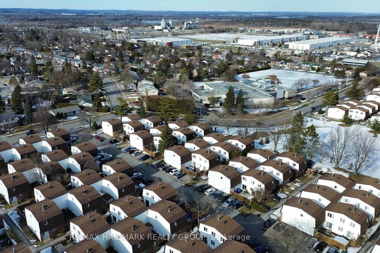 29533054/8-837-eastvale-drive/beaconwood/ottawa/ontario/K1J7T5_28