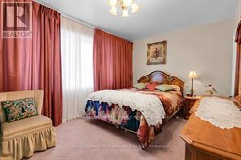 29462518/456-blake-boulevard/vanier/ottawa/ontario/K1K1B1_10