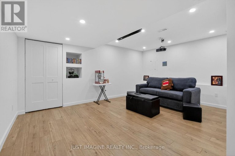 29583767/32-edenbridge-court/mer-bleuebradley-estatesanderson-park/ottawa/ontario/K1W0P1_44