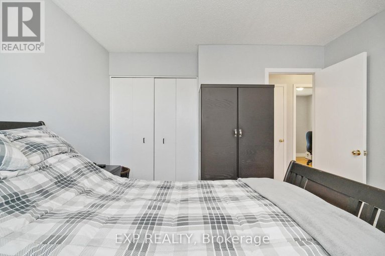 28303908/322-galloway-drive/bilberry-creekqueenswood-heights/ottawa/ontario/K1E1W3_14
