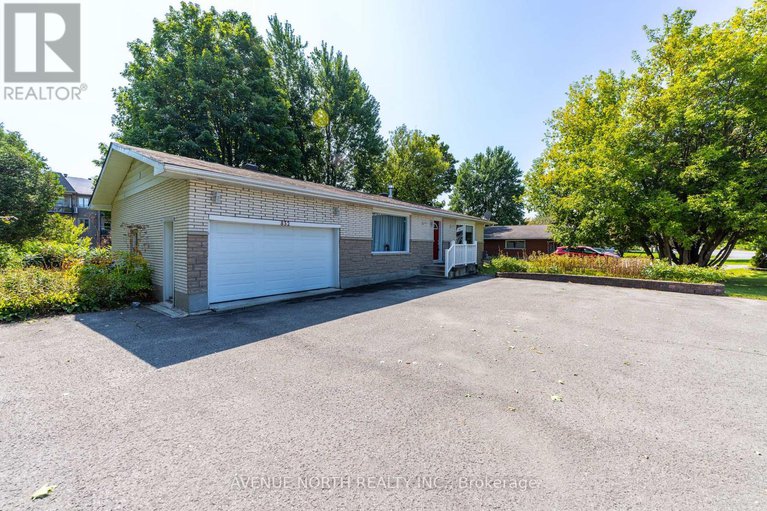 29268670/832-notre-dame-street/embrun/russell/ontario/K0A1W1_2