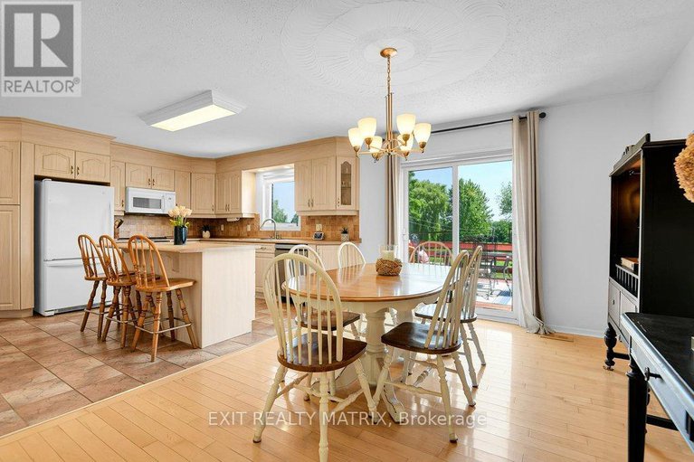 28544595/4705-mcneely-road/sarsfieldbearbrook/ottawa/ontario/K4B1J1_9