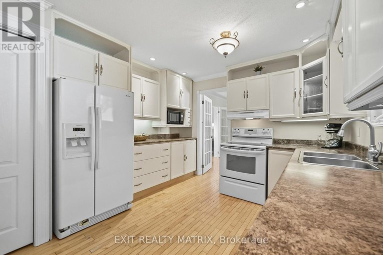 29256598/159-dunlop-crescent/village-of-russell/russell/ontario/K4R1B3_16