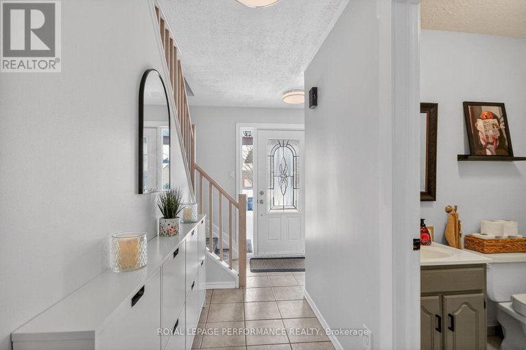 29573555/107-dunlop-crescent/village-of-russell/russell/ontario/K4R1B3_3