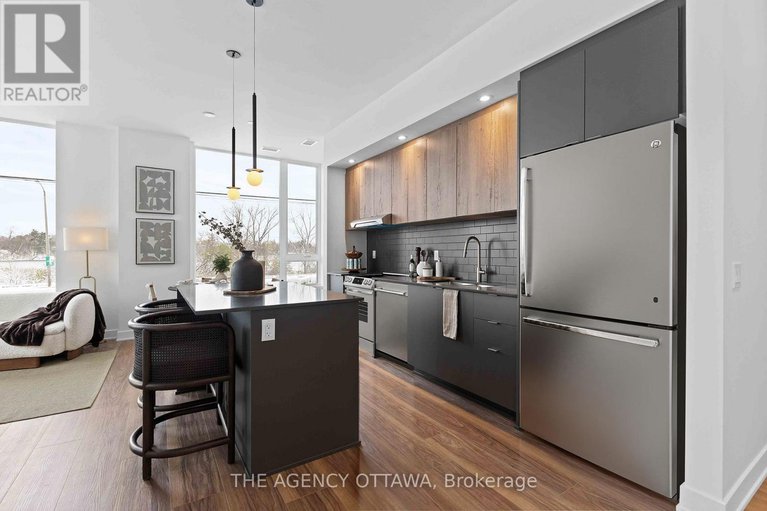 29132290/211-3071-riverside-drive/mooneys-bayriverside-park/ottawa/ontario/K1V9R2_5