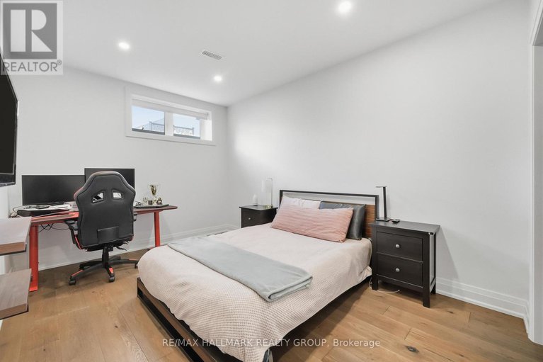 29074044/120-des-tournesols-court/mer-bleuebradley-estatesanderson-park/ottawa/ontario/K1W0J2_37