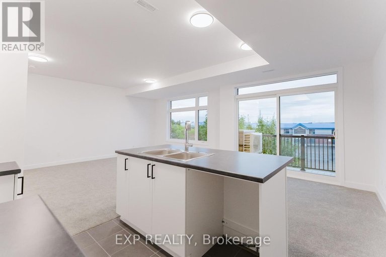 28765726/827-silhouette-private/cedargrovefraserdale/ottawa/ontario/K2J4S3_15