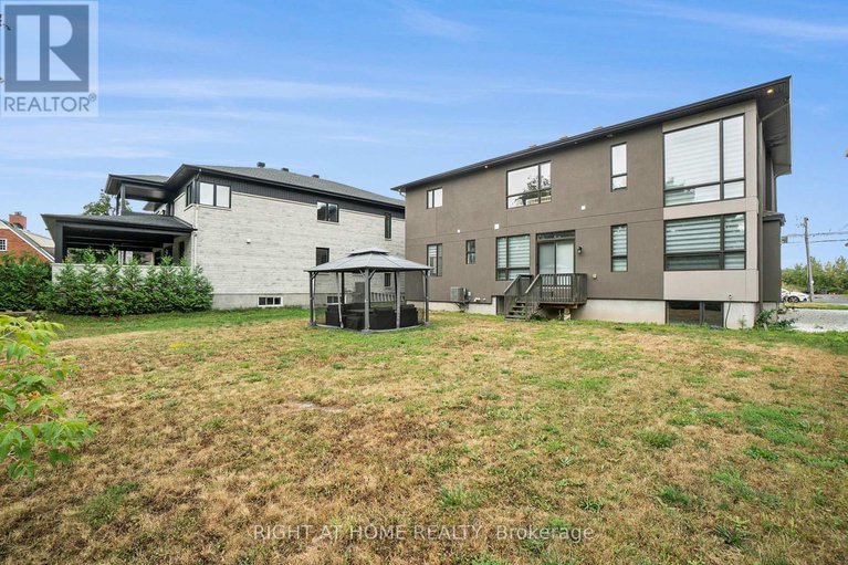 28794756/17-rideau-heights-drive/rideau-heightsrideau-river/ottawa/ontario/K2E7A7_31