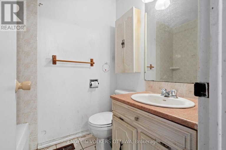 29229487/17-ballantrae-way/glencairnhazeldean/ottawa/ontario/K2L1N3_23