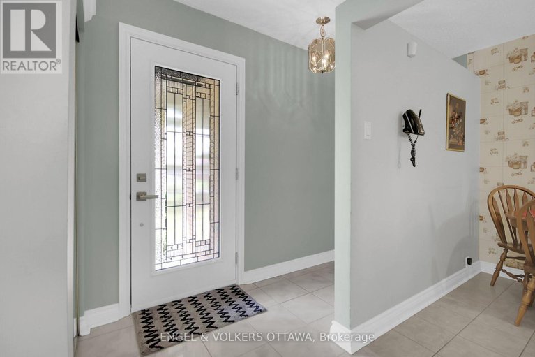 28483641/8-greenwich-avenue/carleton-heights/ottawa/ontario/K2E5E6_4