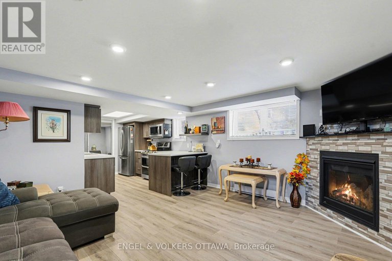 29374555/87-king-george-street/overbrookcastle-heights/ottawa/ontario/K1K1V4_21