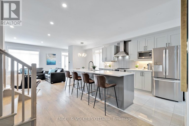 28377095/624-mikinak-road/cfb-rockcliffe-and-area/ottawa/ontario/K1K3X7_11