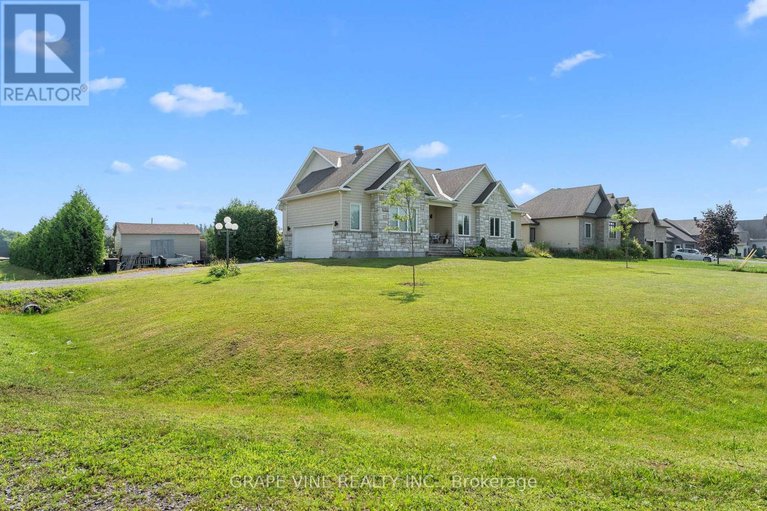 28637622/5607-maklynne-way/vars-village/ottawa/ontario/K0A3H0_2