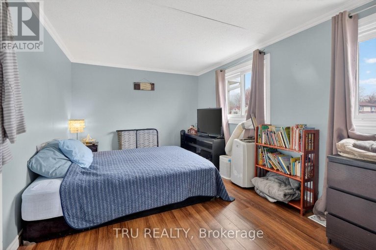 29689046/369-mockingbird-drive/chatelaine-village/ottawa/ontario/K1E2A6_15
