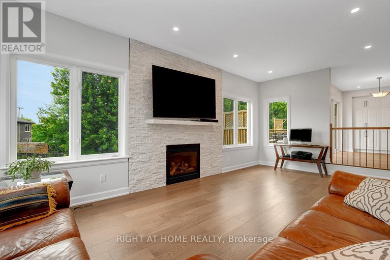 28499567/498-landswood-way/stittsville-south/ottawa/ontario/K2S0A5_13