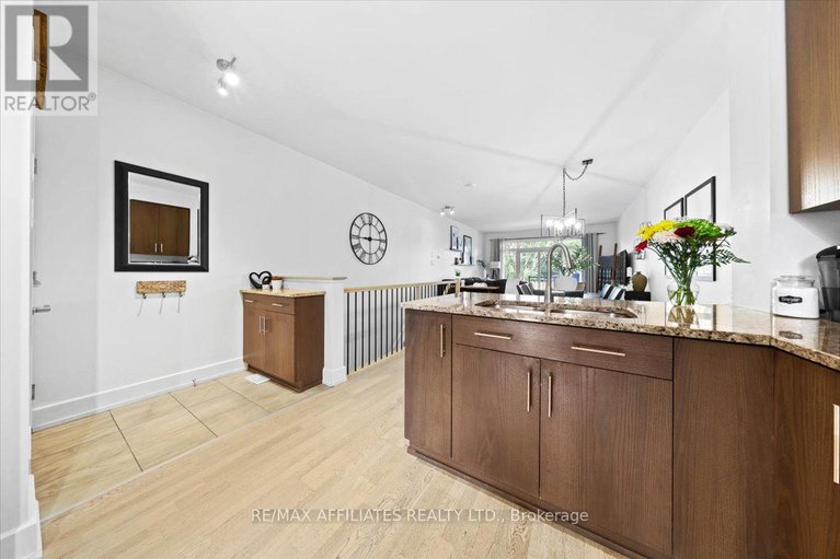 28976421/3-23-bergeron-private/chapel-hill/ottawa/ontario/K1C0C2_10