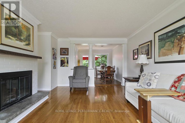 28628194/141-abbotsford-road/glencairnhazeldean/ottawa/ontario/K2L1C6_7