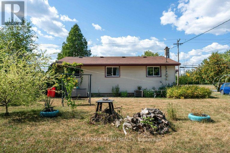 28770309/24-beach-avenue/iroquois/south-dundas/ontario/K0E1K0_32