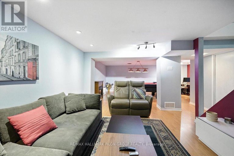 28648912/3351-chilliwack-way/sawmill-creektimbermill/ottawa/ontario/K1T1P4_23