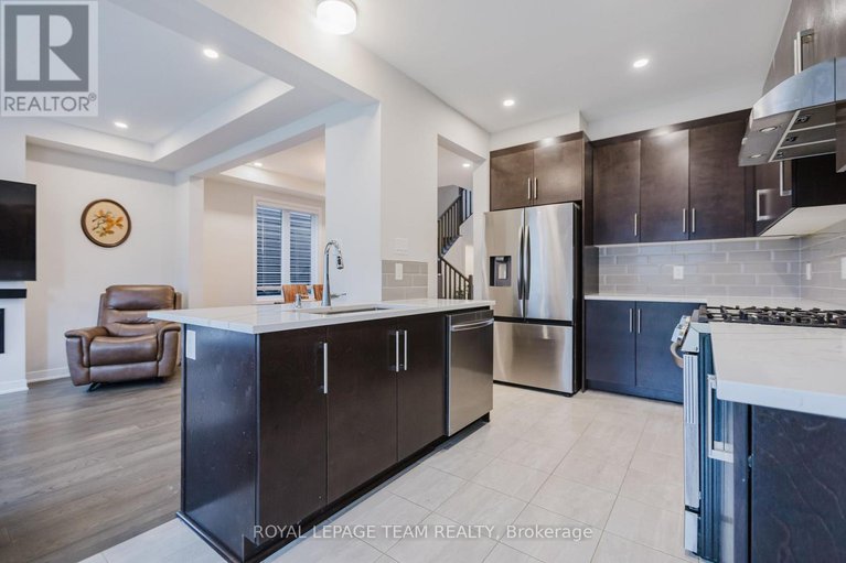 28640358/611-fenwick-way/stonebridge/ottawa/ontario/K2J7E5_14
