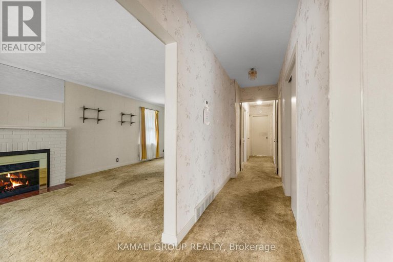 29087662/683-courtenay-avenue/laurentianview/ottawa/ontario/K2A3B8_15