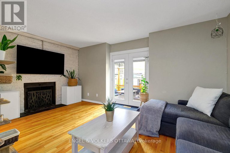 28587086/30-sovereign-avenue/craig-henrywoodvale/ottawa/ontario/K2G4W7_10