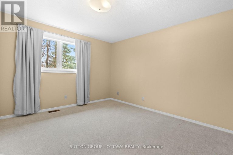 29615591/540-des-conifers-crescent/fallingbrookgardenway-south/ottawa/ontario/K4A3E2_29