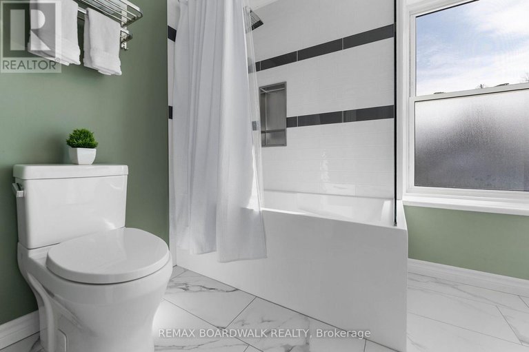 29405267/532-st-lawrence-street/winchester/north-dundas/ontario/K0C2K0_34