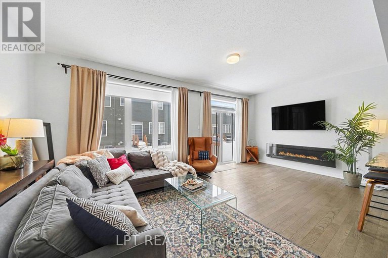 29216246/2485-watercolours-way/half-moon-bay/ottawa/ontario/K2J7B1_9