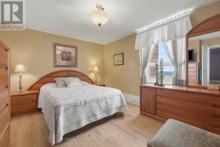 29476662/1505-665-bathgate-drive/carson-meadows/ottawa/ontario/K1K3Y4_17