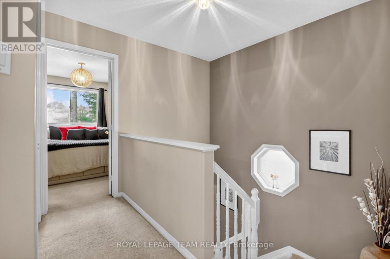 29115159/7-newcastle-avenue/morgans-grantsouth-march/ottawa/ontario/K2K2R2_19