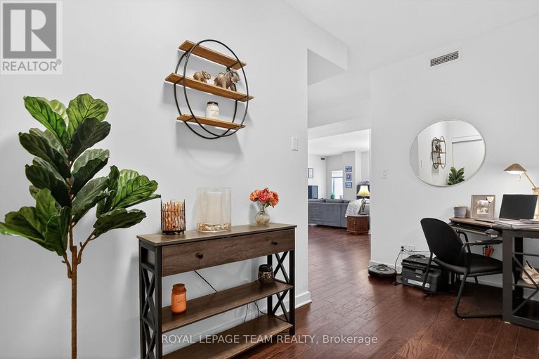 29362714/204-310-centrum-boulevard/bilberry-creekqueenswood-heights/ottawa/ontario/K1E0A3_4