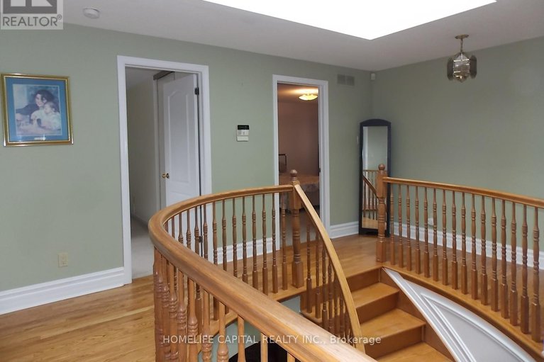 28795568/1804-robinwood-place/chapel-hill/ottawa/ontario/K1C6L4_19