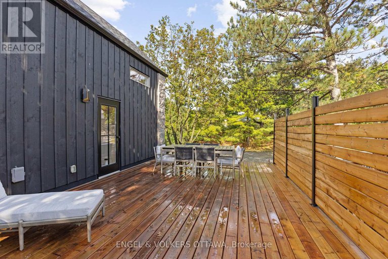 28904185/872-iroquois-road/mckellar-heightsglabar-park/ottawa/ontario/K2A3N2_38