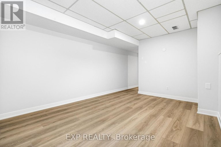 29496832/46-charkay-street/borden-farmstewart-farmcarleton-heightsparkwood-hills/ottawa/ontario/K2E5N4_29