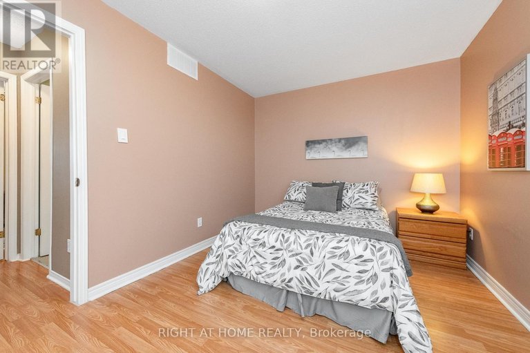 29615079/2034-p-avenue/eastway-gardensindustrial-park/ottawa/ontario/K1G6G7_20