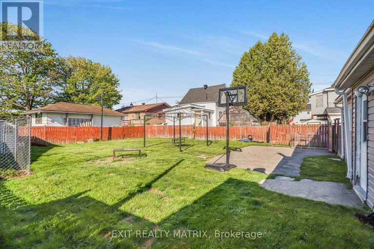 28379387/1018-sinclair-street/hawkesbury/hawkesbury/ontario/K6A1E5_26